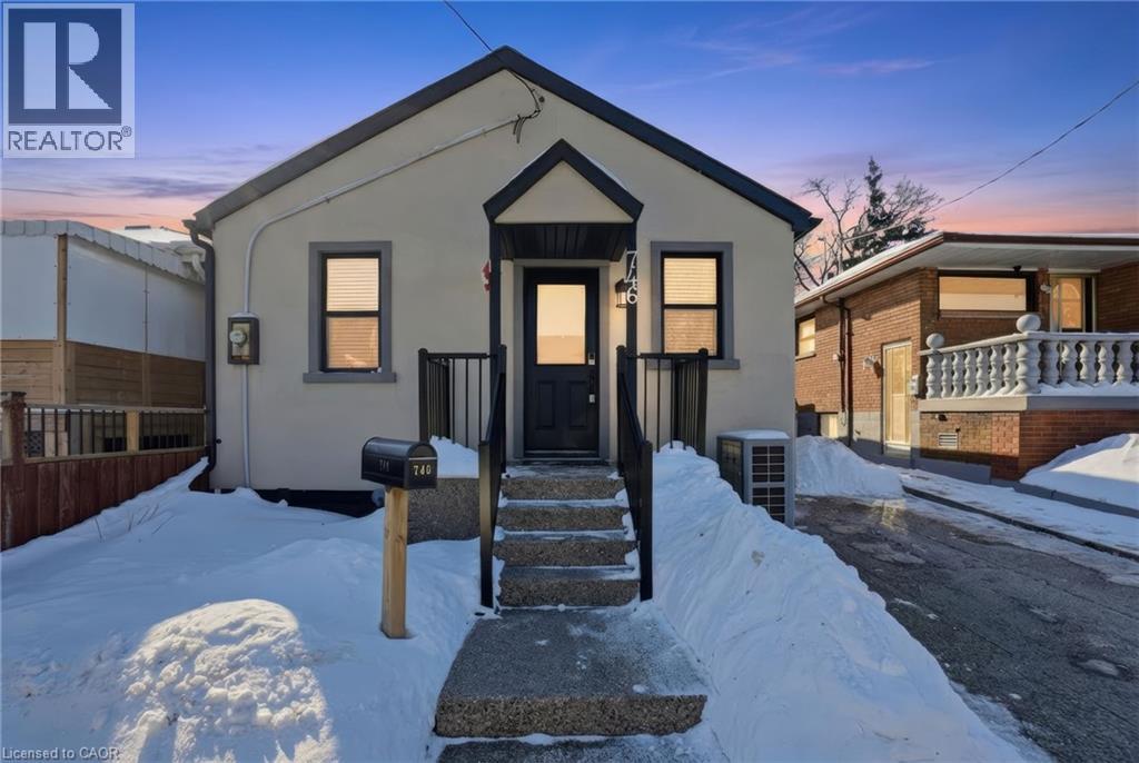 746 ROXBOROUGH Avenue, Hamilton, Ontario