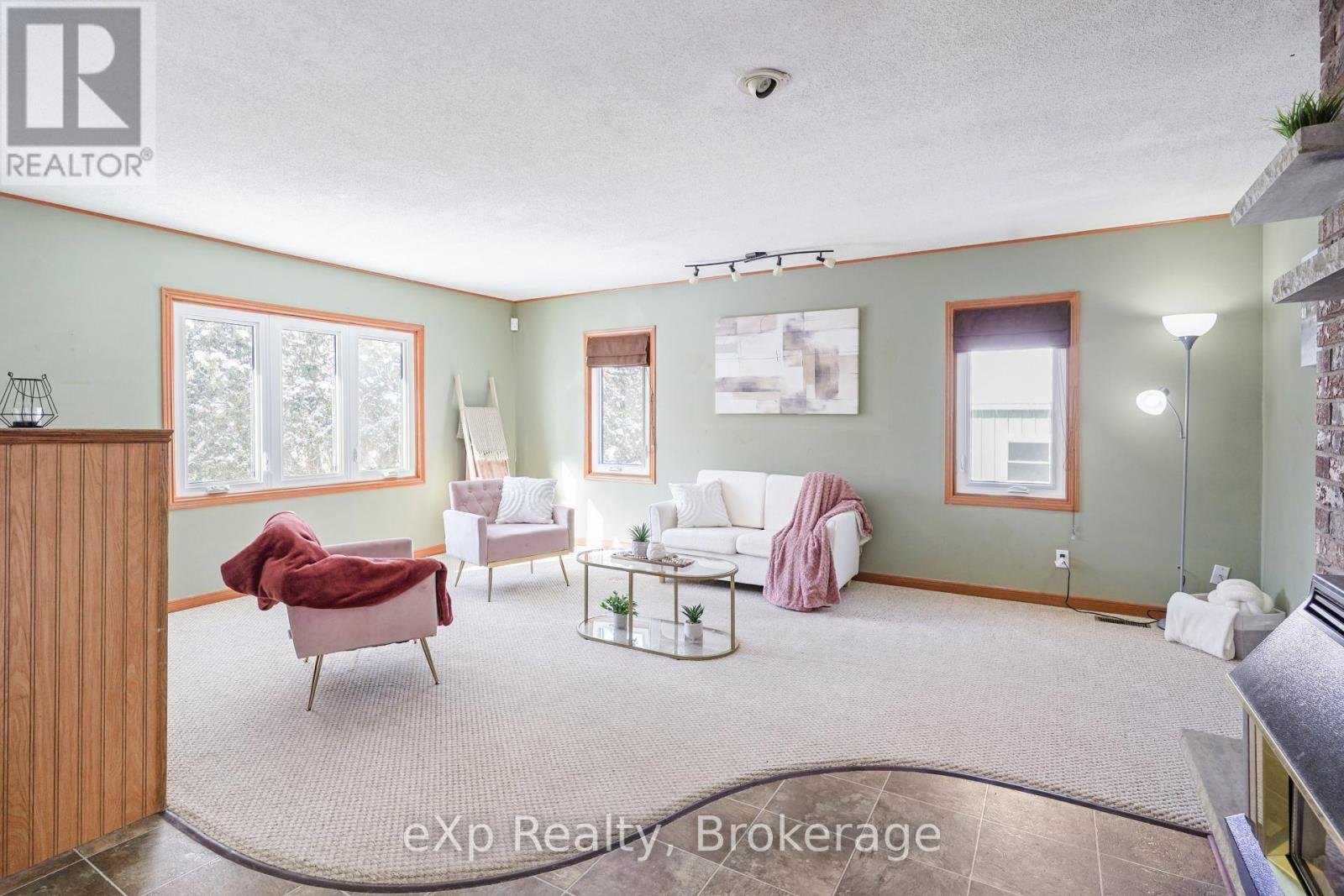 78 Victoria Avenue E, South Huron, Ontario  N0M 1M0 - Photo 10 - X12767452