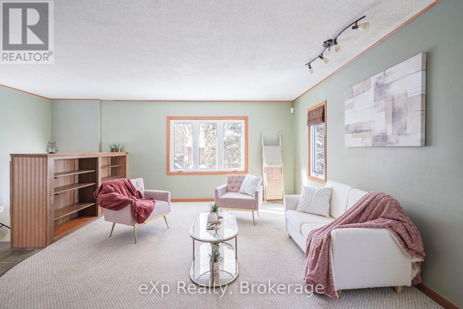 78 Victoria Avenue E, South Huron, Ontario  N0M 1M0 - Photo 11 - X12767452