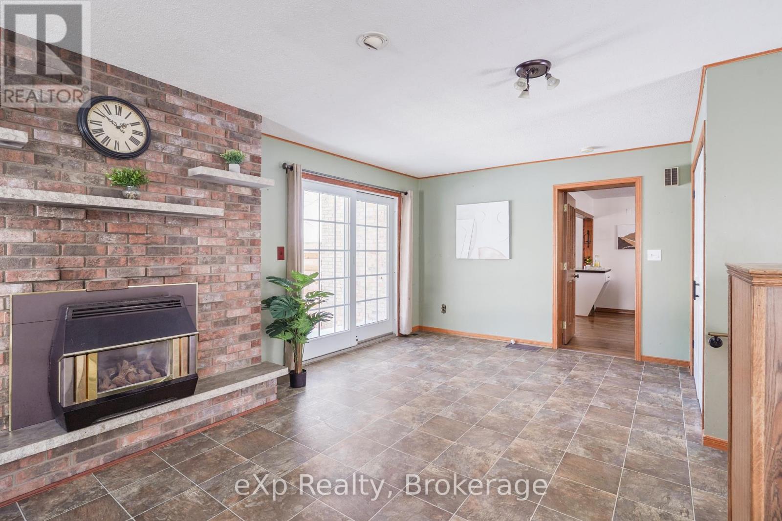 78 Victoria Avenue E, South Huron, Ontario  N0M 1M0 - Photo 15 - X12767452