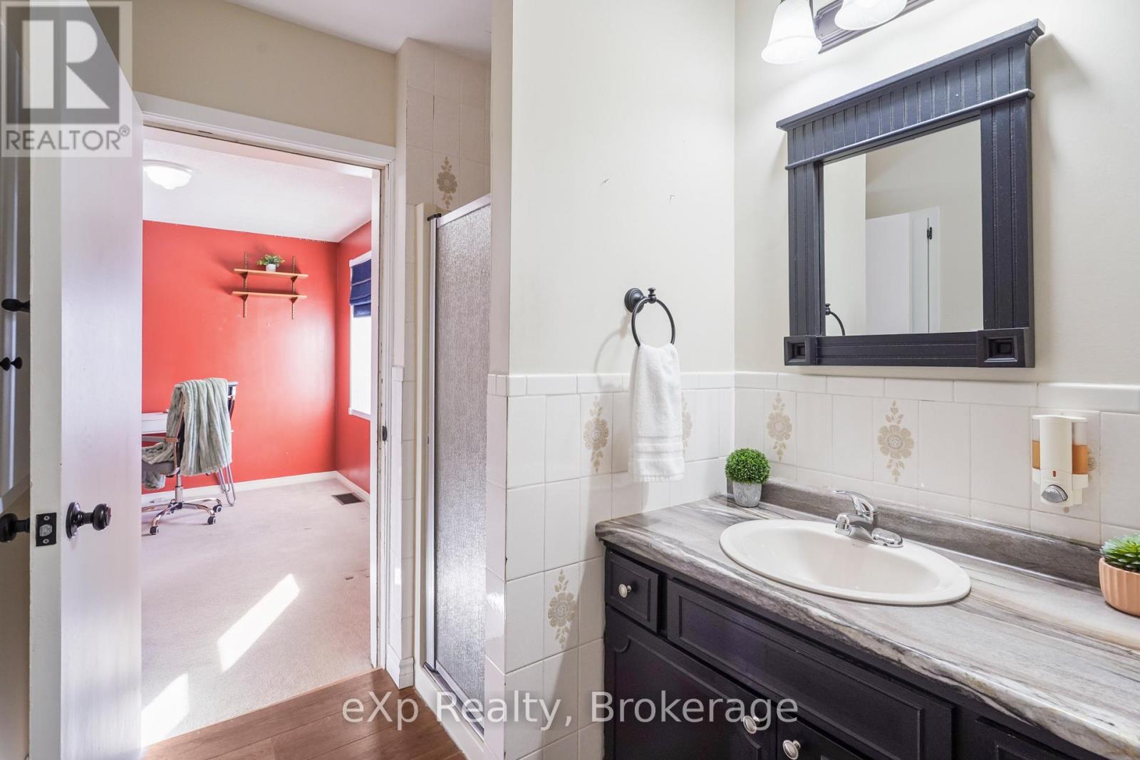 78 Victoria Avenue E, South Huron, Ontario  N0M 1M0 - Photo 23 - X12767452