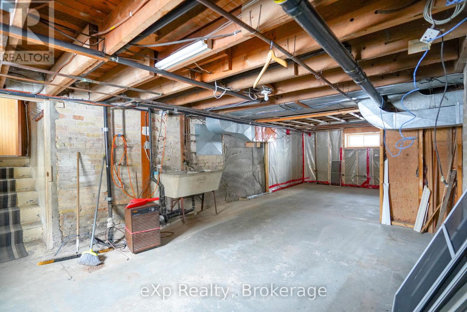 78 Victoria Avenue E, South Huron, Ontario  N0M 1M0 - Photo 35 - X12767452