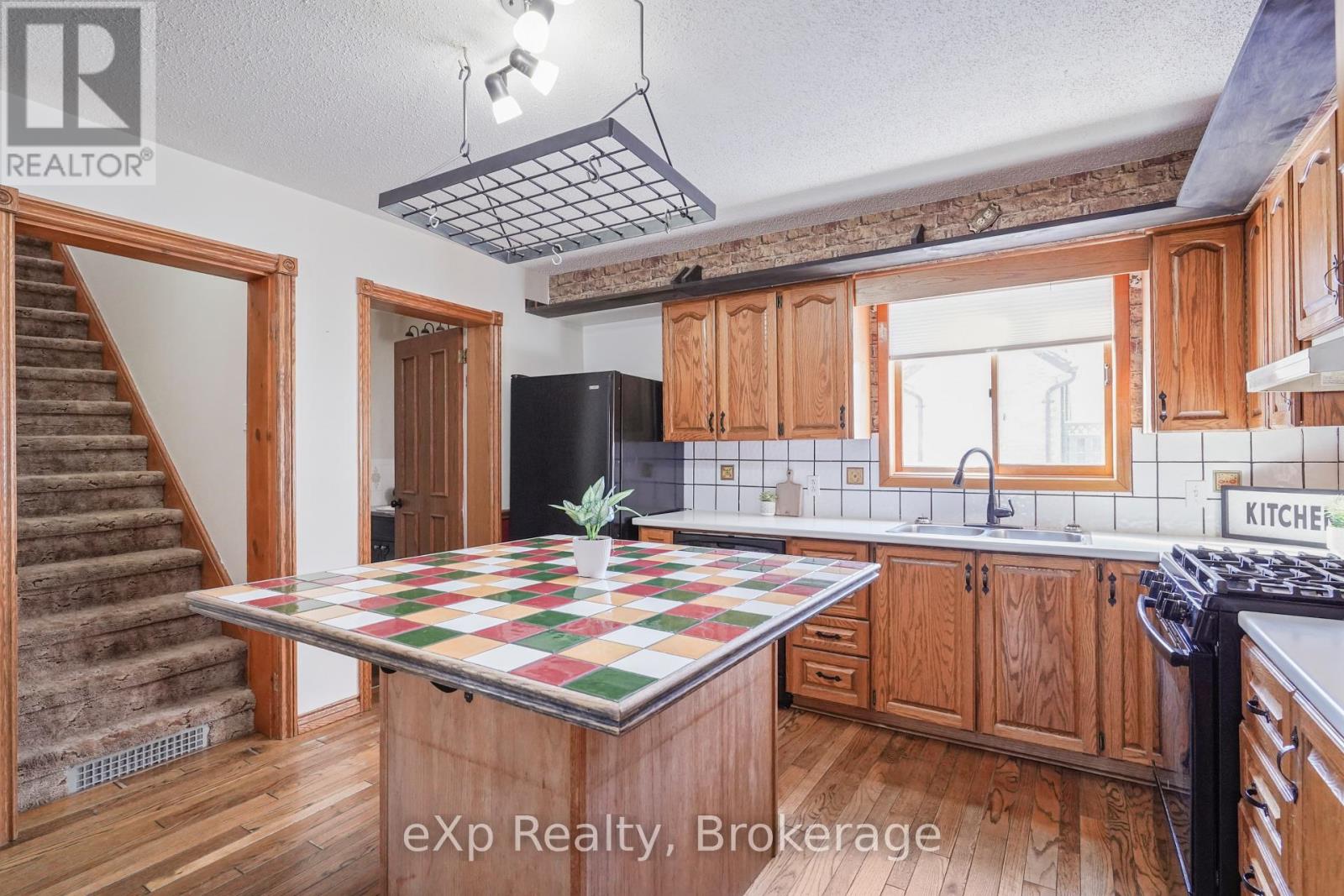 78 Victoria Avenue E, South Huron, Ontario  N0M 1M0 - Photo 5 - X12767452