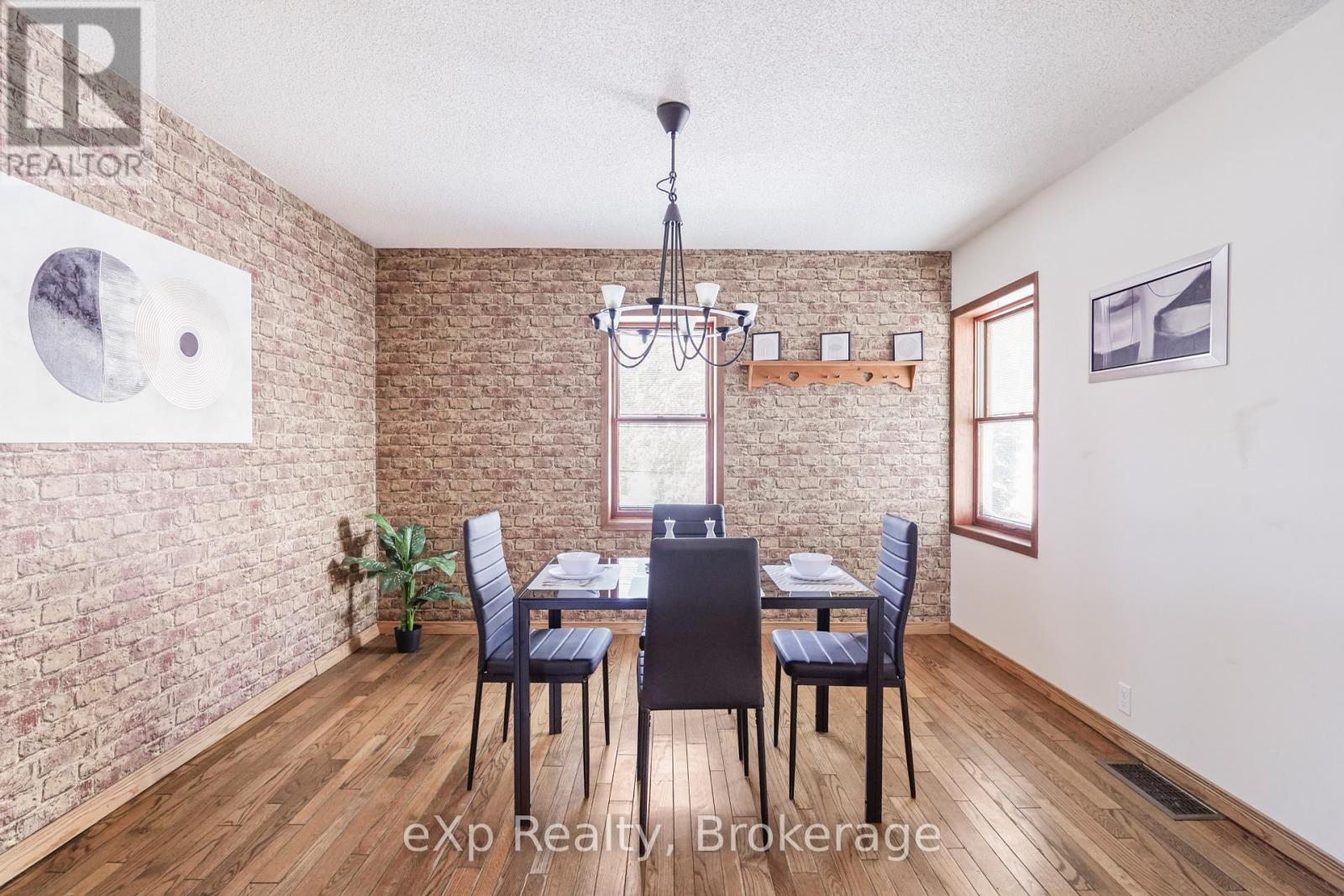 78 Victoria Avenue E, South Huron, Ontario  N0M 1M0 - Photo 9 - X12767452