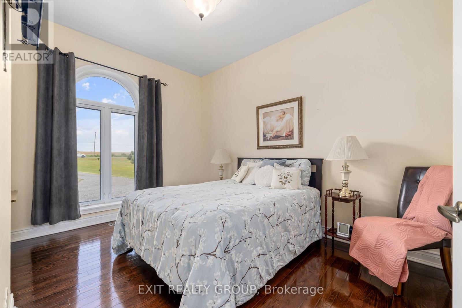 19281 Loyalist Parkway, Prince Edward County (Hillier Ward), Ontario  K0K 1T0 - Photo 11 - X12767402