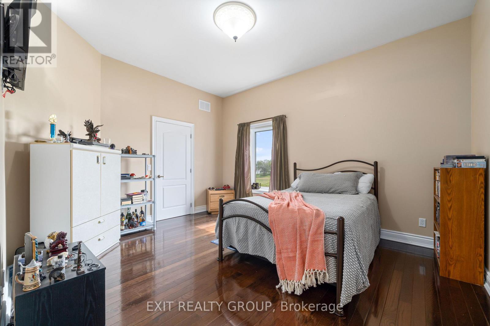 19281 Loyalist Parkway, Prince Edward County (Hillier Ward), Ontario  K0K 1T0 - Photo 13 - X12767402