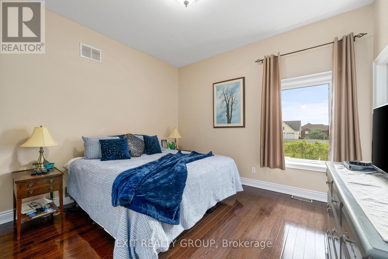 19281 Loyalist Parkway, Prince Edward County (Hillier Ward), Ontario  K0K 1T0 - Photo 14 - X12767402