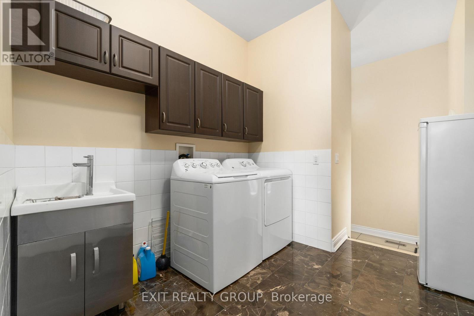 19281 Loyalist Parkway, Prince Edward County (Hillier Ward), Ontario  K0K 1T0 - Photo 17 - X12767402