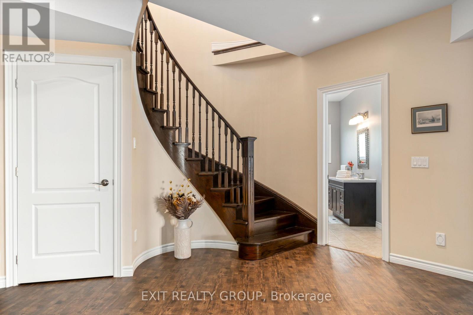 19281 Loyalist Parkway, Prince Edward County (Hillier Ward), Ontario  K0K 1T0 - Photo 19 - X12767402