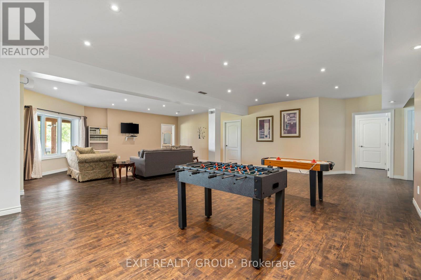 19281 Loyalist Parkway, Prince Edward County (Hillier Ward), Ontario  K0K 1T0 - Photo 21 - X12767402