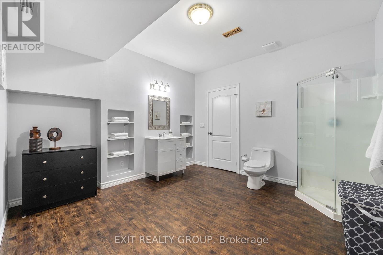 19281 Loyalist Parkway, Prince Edward County (Hillier Ward), Ontario  K0K 1T0 - Photo 32 - X12767402