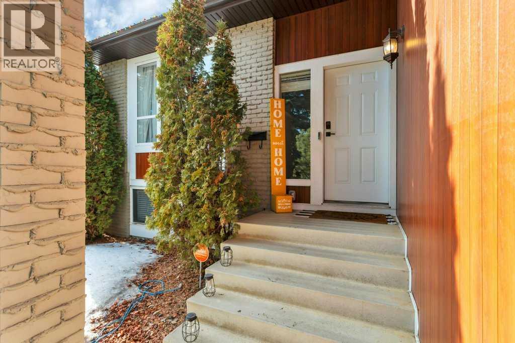 12 Rutherford Drive, Red Deer, Alberta  T4P 2Z2 - Photo 2 - A2284427