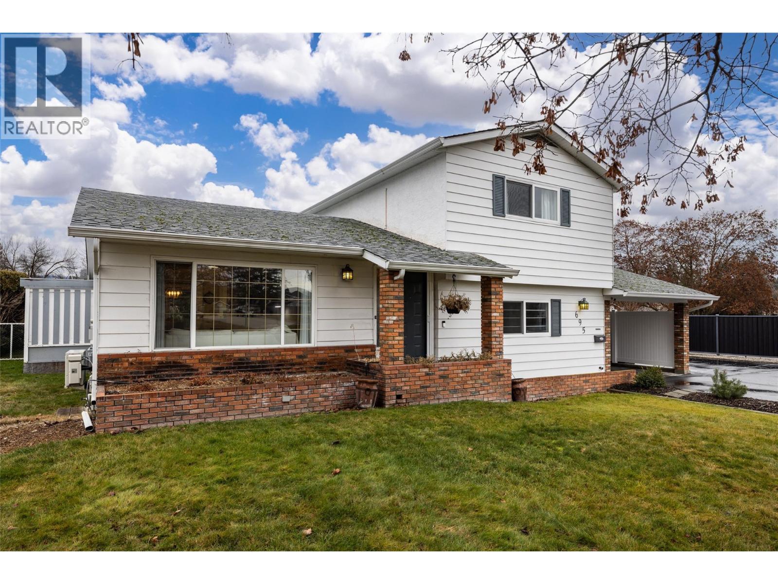 695 Moraine Court, Kelowna, British Columbia  V1X 5X2 - Photo 7 - 10374448