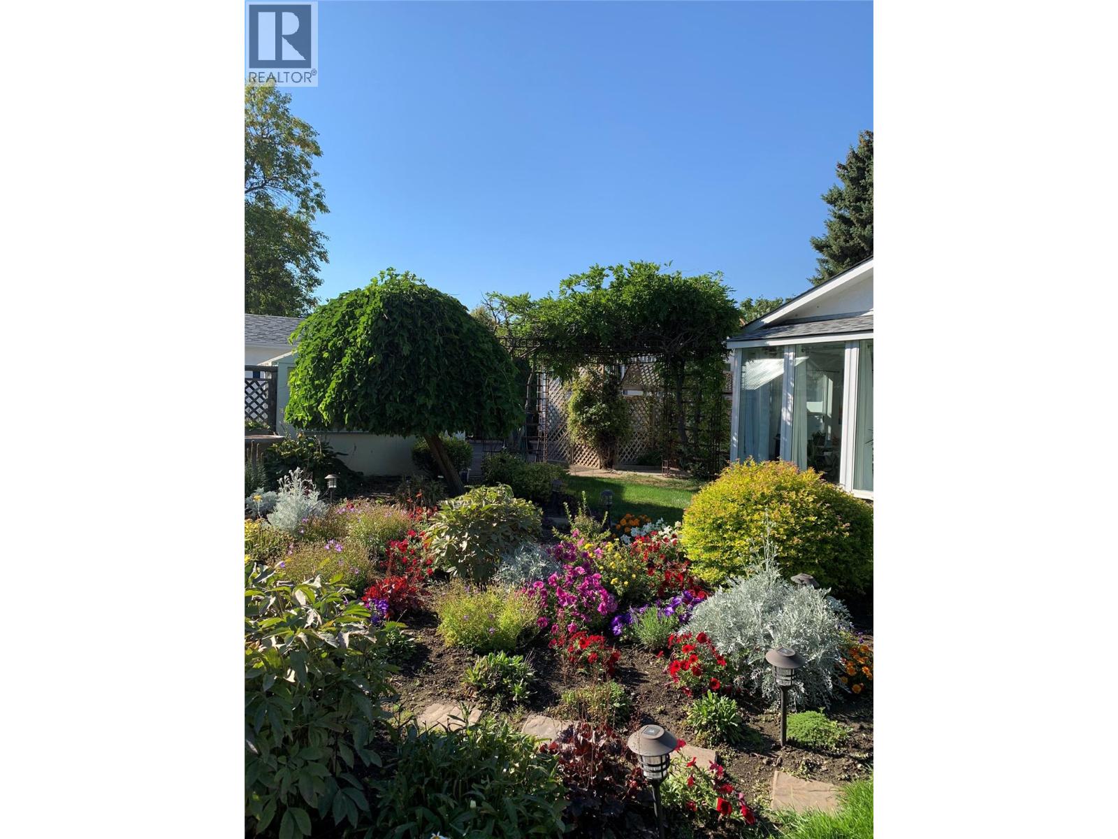 695 Moraine Court, Kelowna, British Columbia  V1X 5X2 - Photo 92 - 10374448