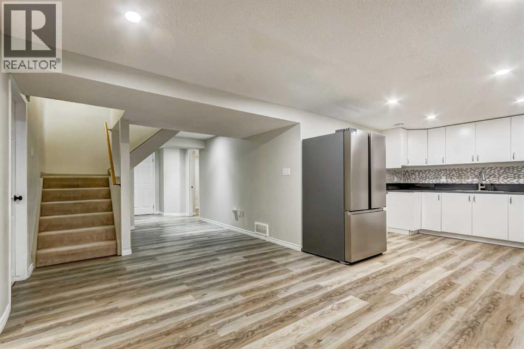 83 Hawkfield Crescent Nw, Calgary, Alberta  Y3G 1Z4 - Photo 26 - A2282943