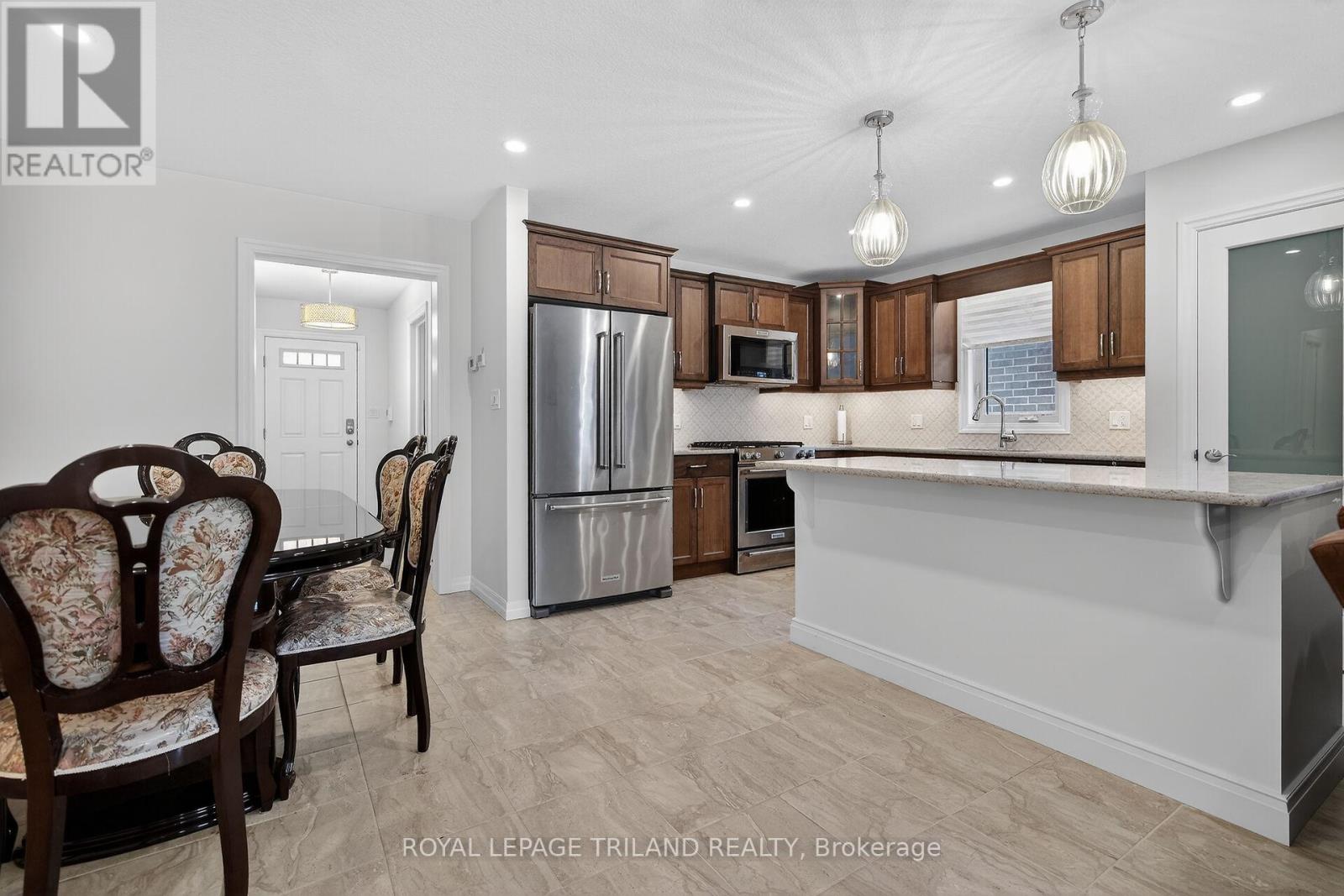 64 Ambrosia Path, St. Thomas, Ontario  N5R 0L4 - Photo 3 - X12767320