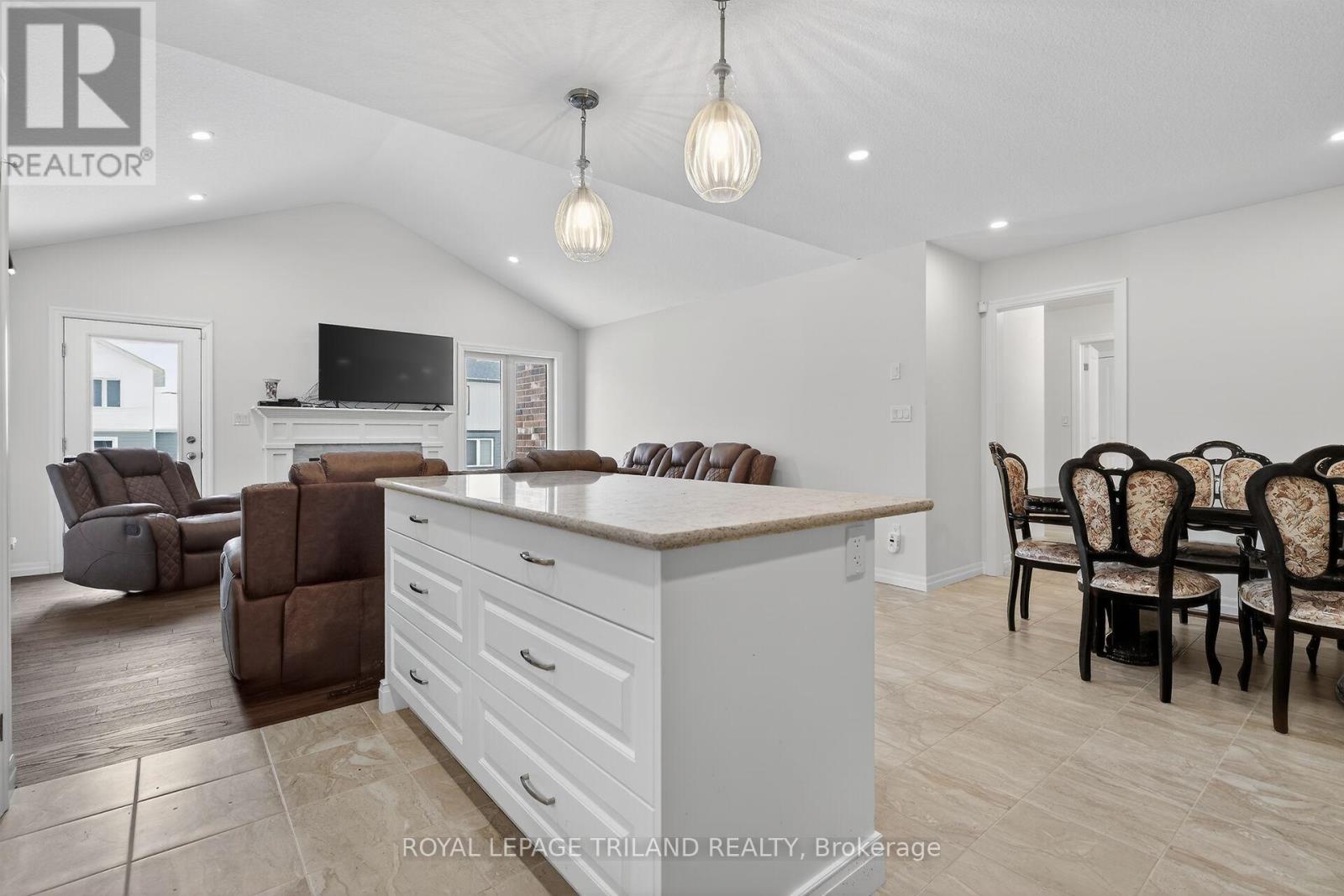 64 Ambrosia Path, St. Thomas, Ontario  N5R 0L4 - Photo 8 - X12767320