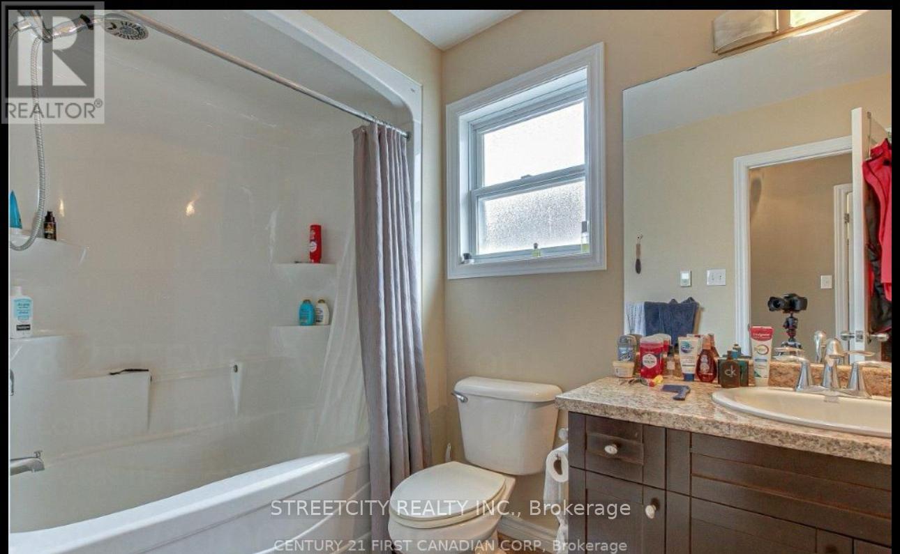 812 Reeves Avenue, London North, Ontario  N6G 5K3 - Photo 6 - X12767528