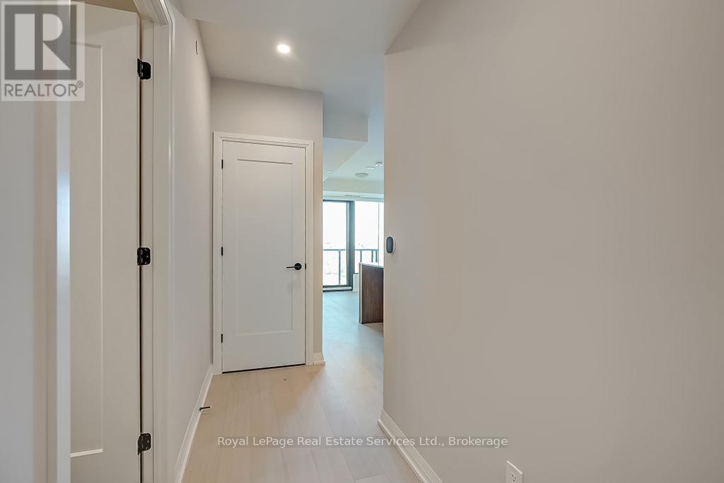 307 - 1415 Dundas Street E, Oakville, Ontario  L6H 7G1 - Photo 5 - W12767462