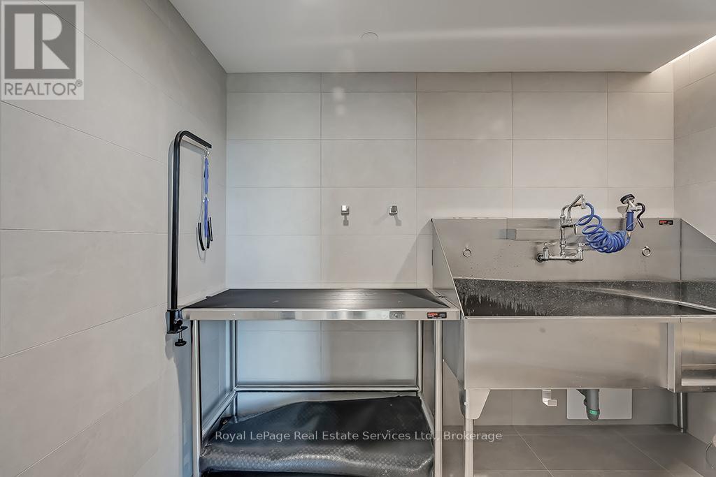 307 - 1415 Dundas Street E, Oakville, Ontario  L6H 7G1 - Photo 32 - W12767462