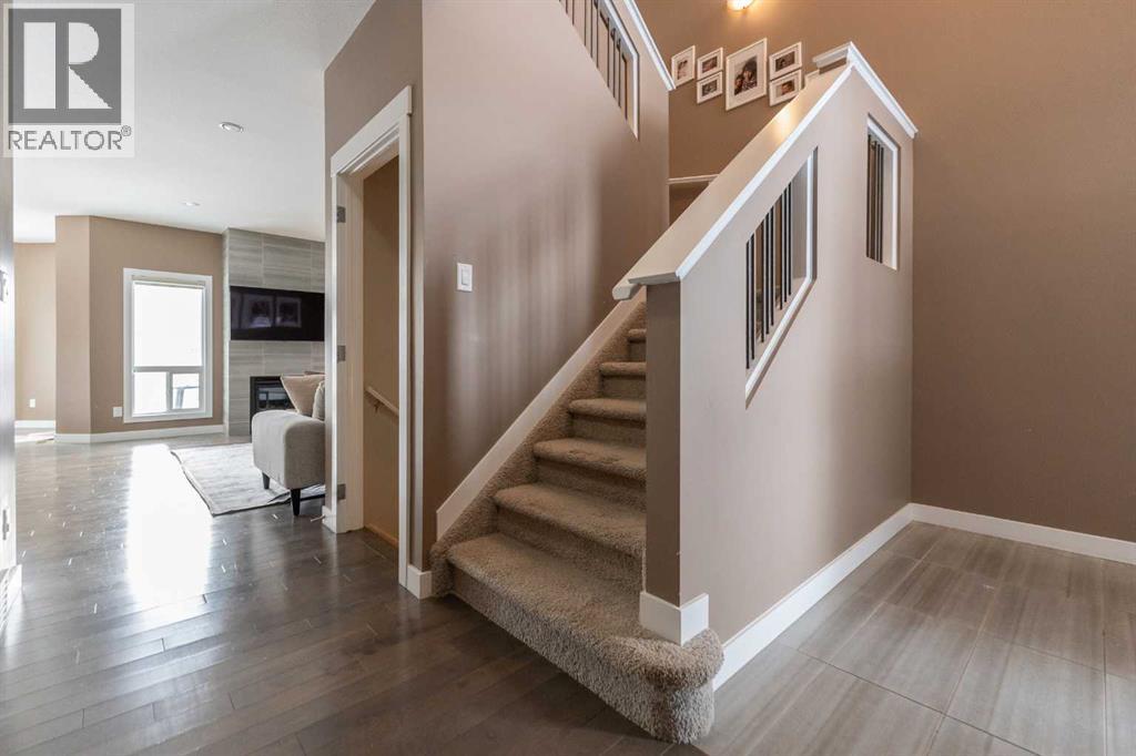 172 Firelight Way W, Lethbridge, Alberta  T1J 4B2 - Photo 4 - A2274526