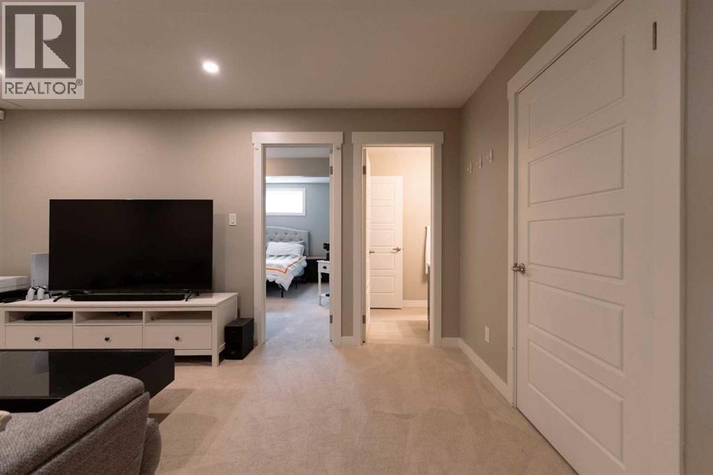 172 Firelight Way W, Lethbridge, Alberta  T1J 4B2 - Photo 47 - A2274526