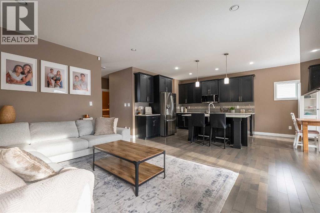 172 Firelight Way W, Lethbridge, Alberta  T1J 4B2 - Photo 8 - A2274526