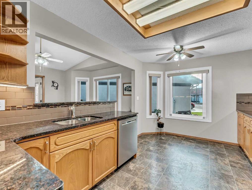 81 Park Meadows Lane Se, Medicine Hat, Alberta  T1B 4E3 - Photo 7 - A2272512