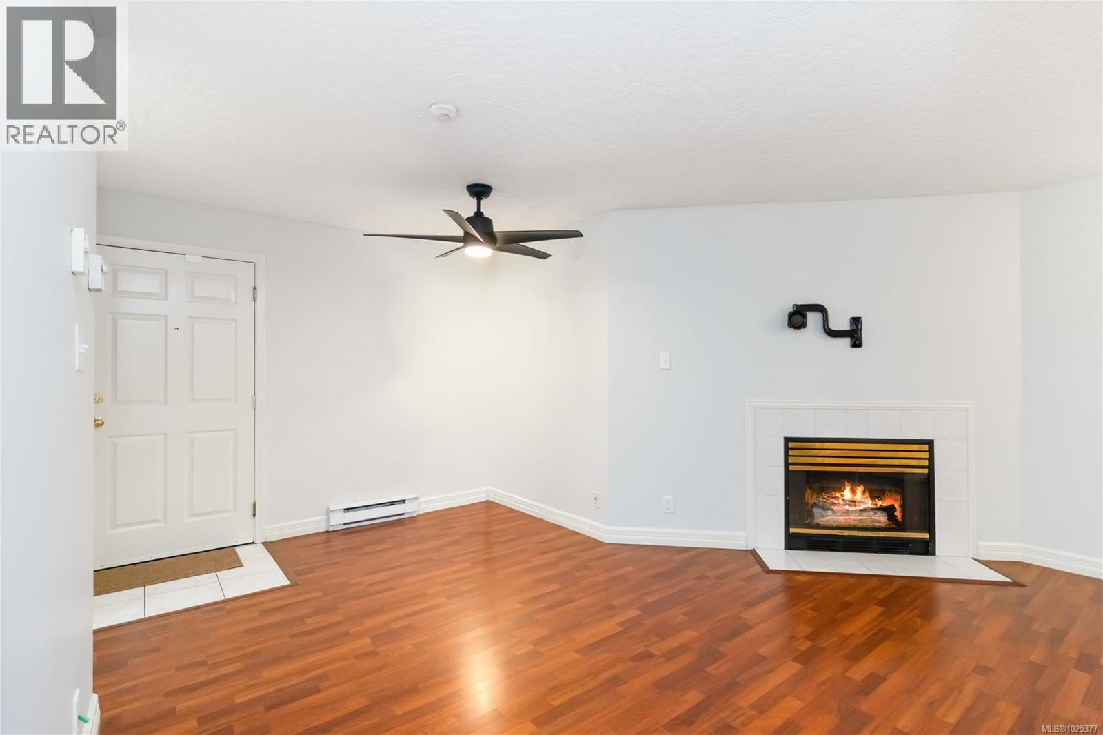 101 2710 Grosvenor Rd, Victoria, British Columbia  V8T 3M9 - Photo 2 - 1025377