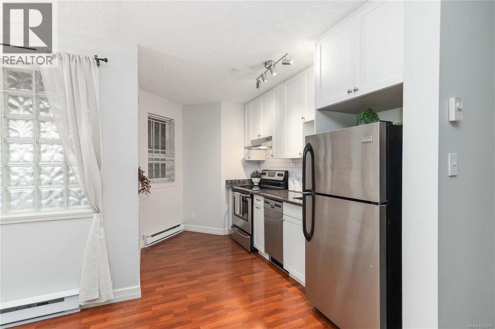 101 2710 Grosvenor Rd, Victoria, British Columbia  V8T 3M9 - Photo 5 - 1025377