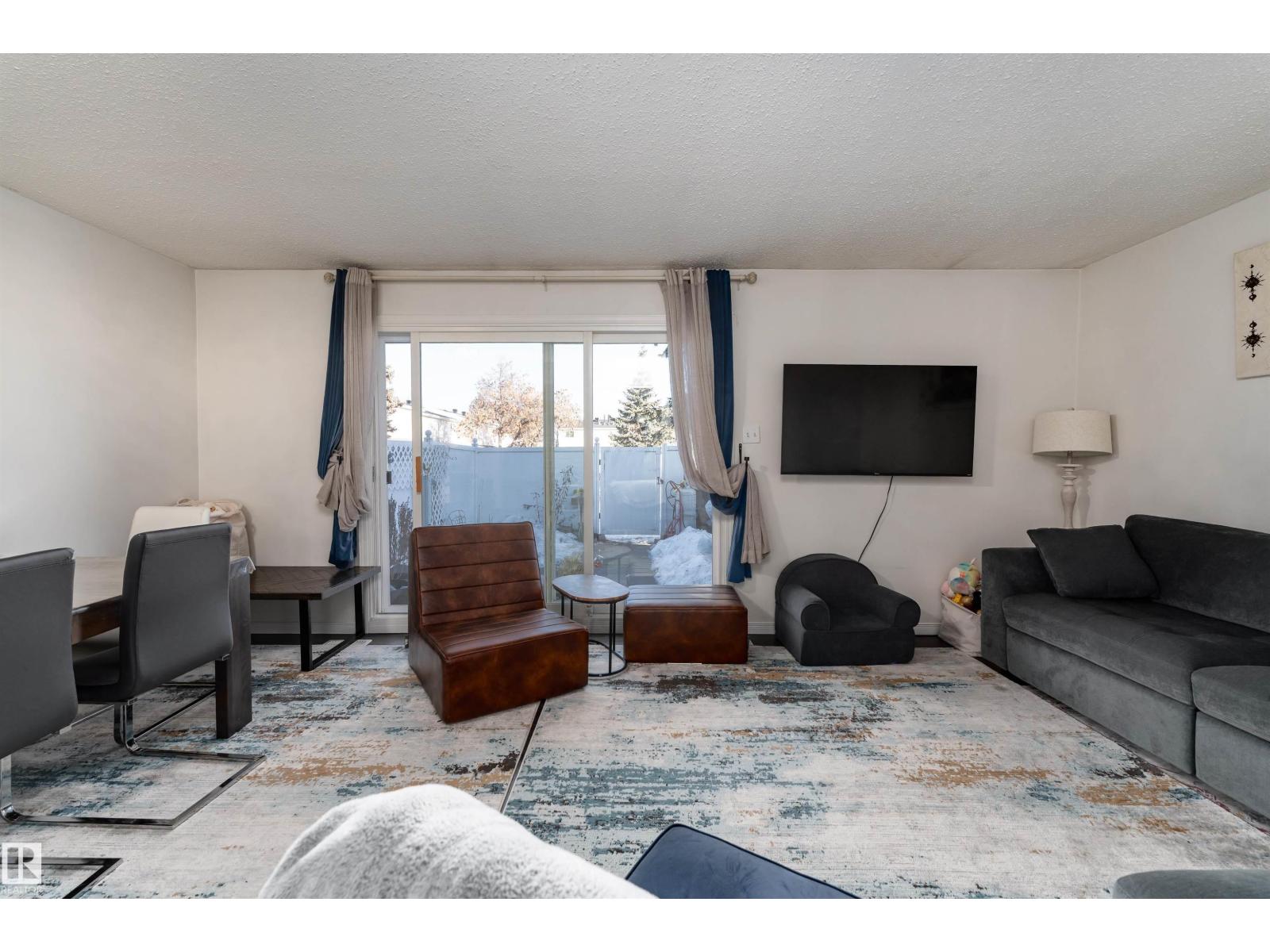 11454 139 Av Nw, Edmonton, Alberta T5X 3L3 - Photo 2 - E4472607