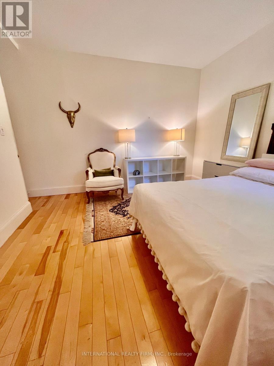 Upper - 220 Rose Park Drive, Toronto, Ontario  M4T 1R5 - Photo 18 - C12767404