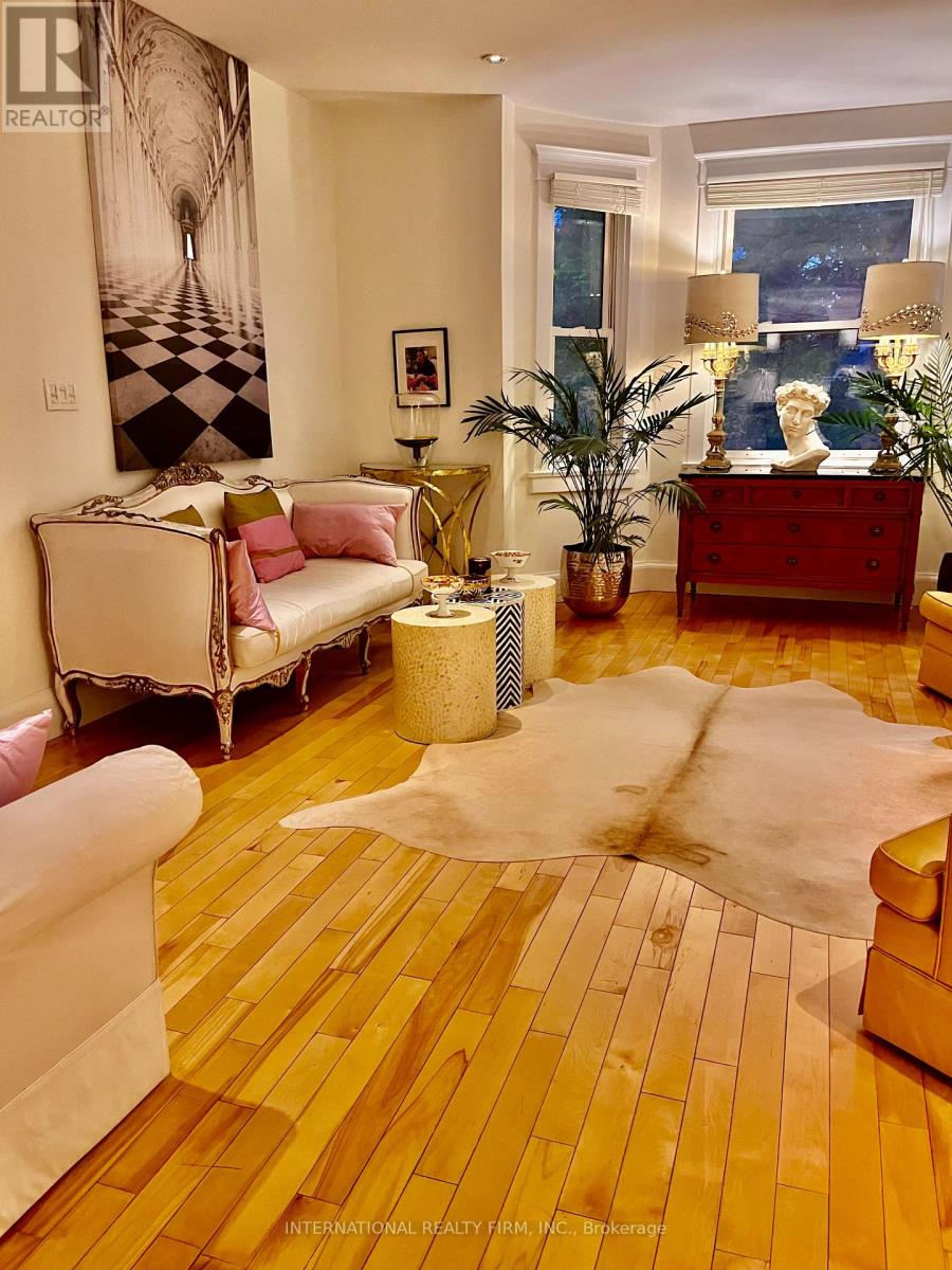 Upper - 220 Rose Park Drive, Toronto, Ontario  M4T 1R5 - Photo 3 - C12767404