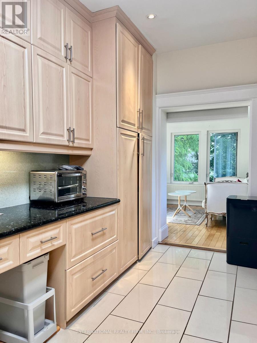 Upper - 220 Rose Park Drive, Toronto, Ontario  M4T 1R5 - Photo 8 - C12767404