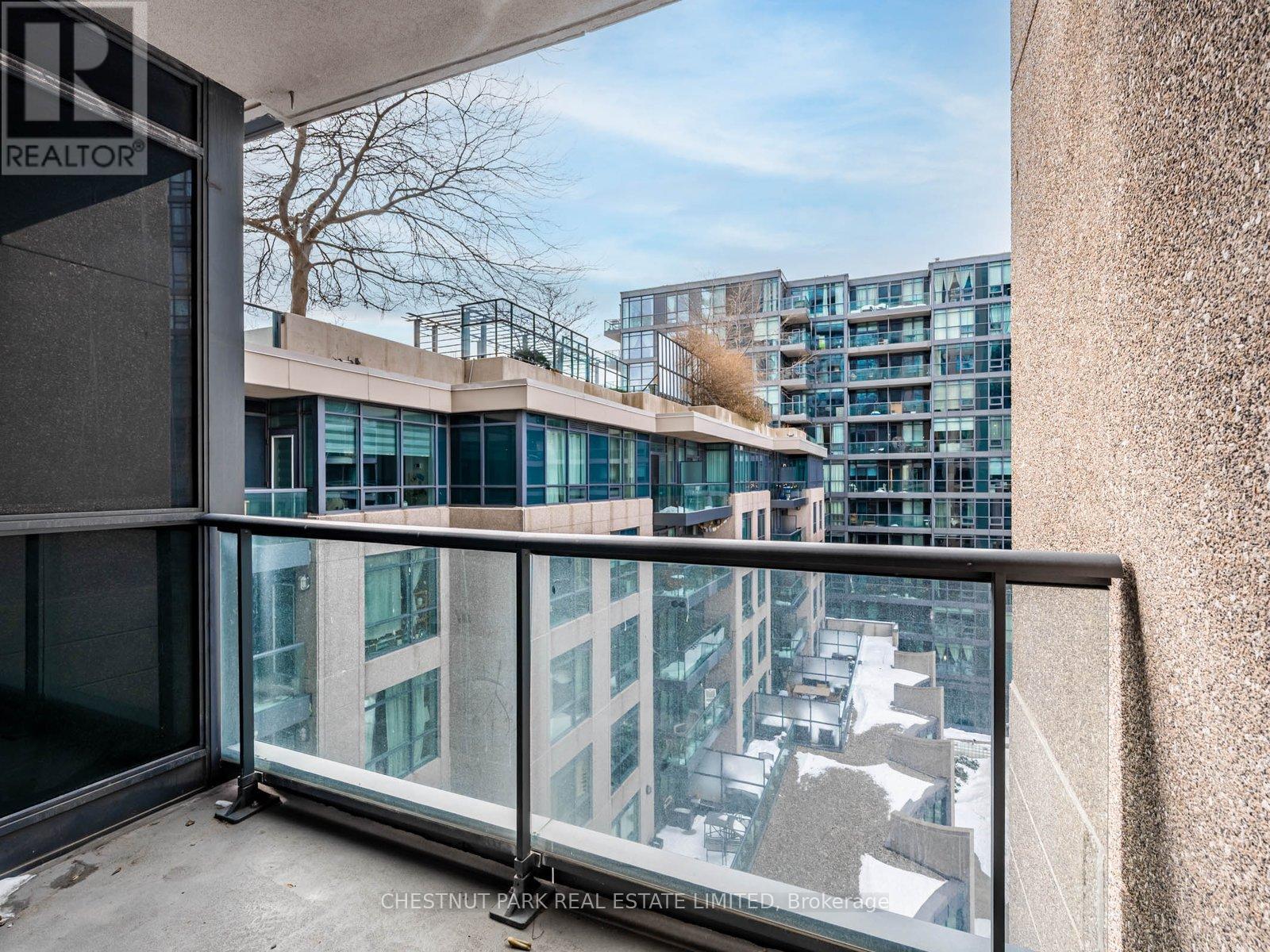 722 - 219 Fort York Boulevard, Toronto, Ontario  M5V 1B1 - Photo 11 - C12767428