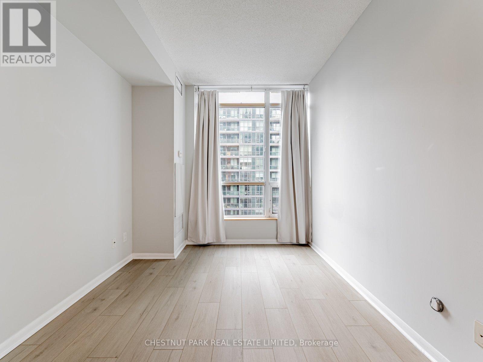 722 - 219 Fort York Boulevard, Toronto, Ontario  M5V 1B1 - Photo 3 - C12767428