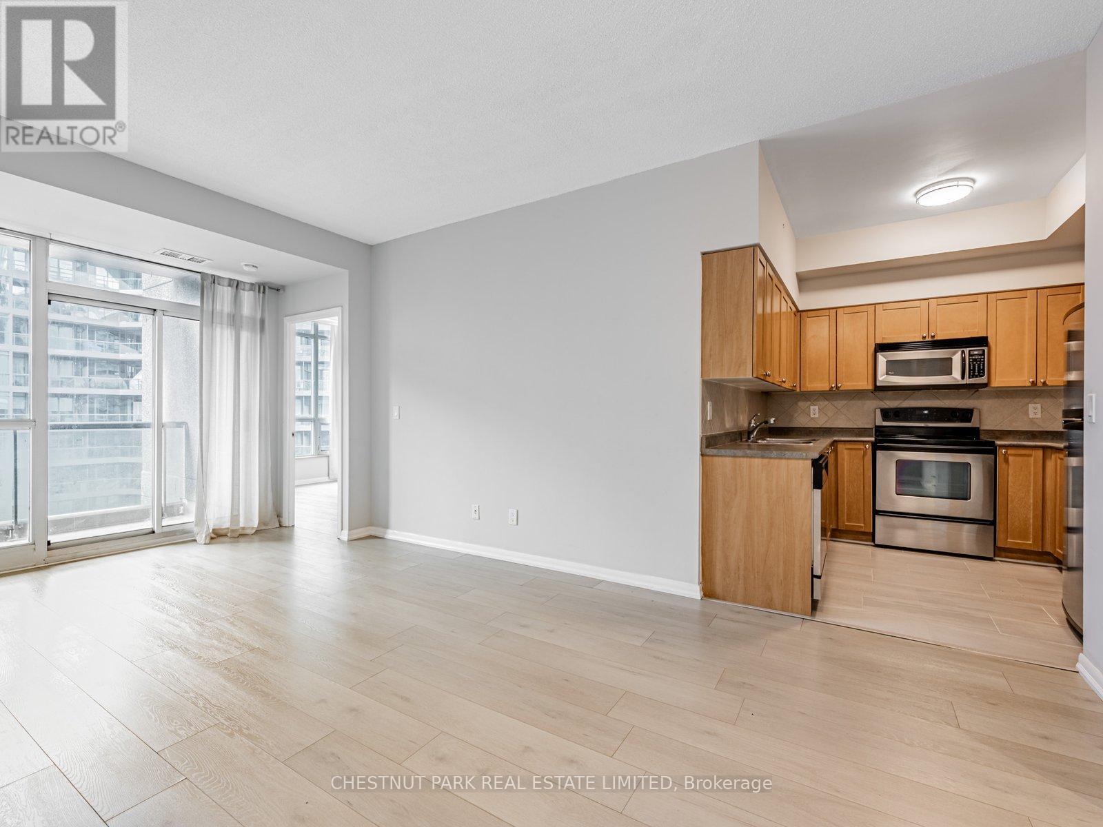 722 - 219 Fort York Boulevard, Toronto, Ontario  M5V 1B1 - Photo 6 - C12767428