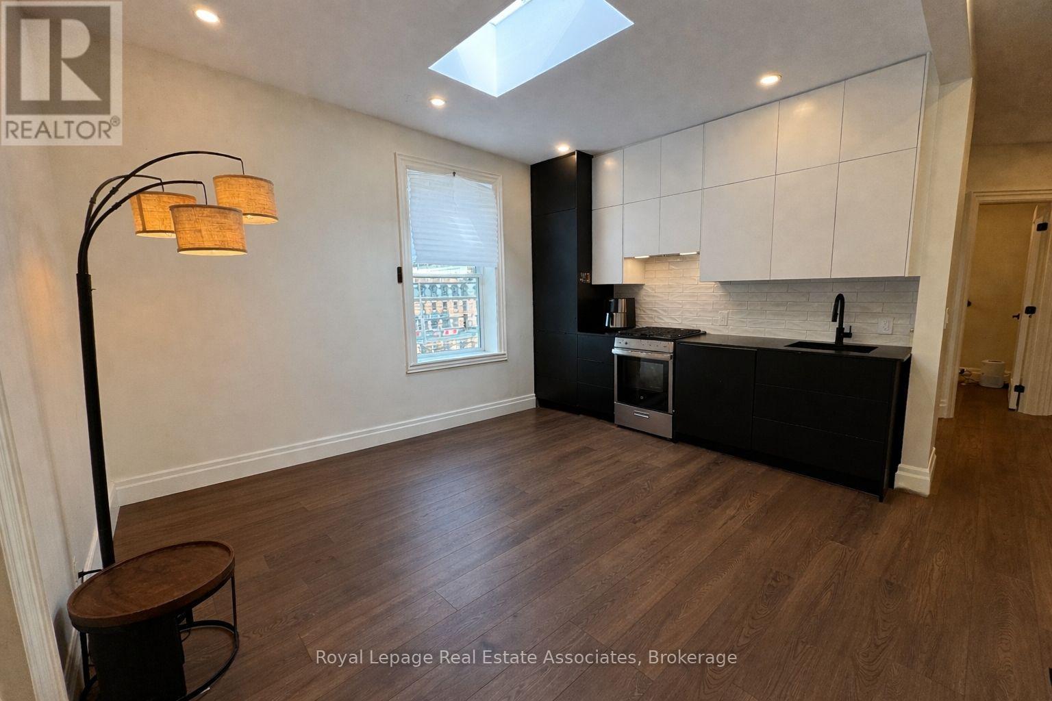 Third Floor - 56 Stewart Street, Toronto, Ontario  M5V 1H6 - Photo 2 - C12767438