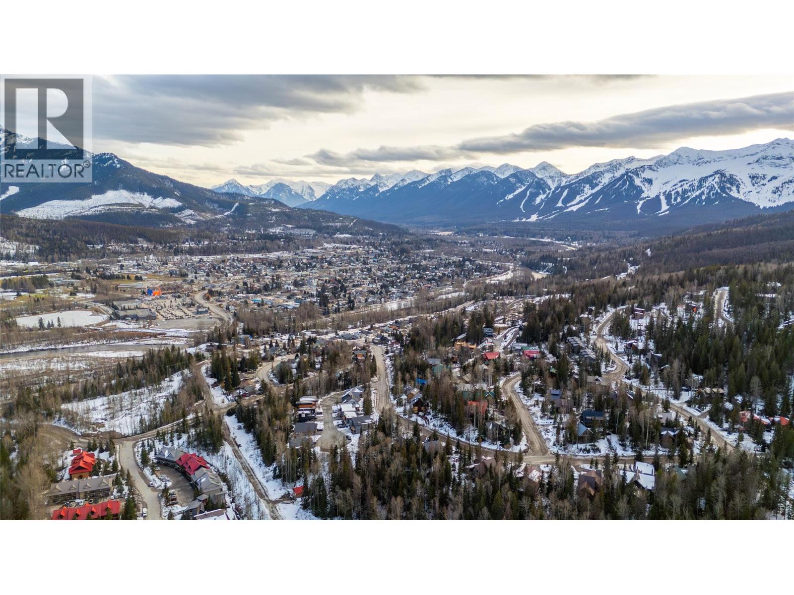 8 Alpine Trail Place, Fernie, British Columbia  V0B 1M5 - Photo 11 - 10375065