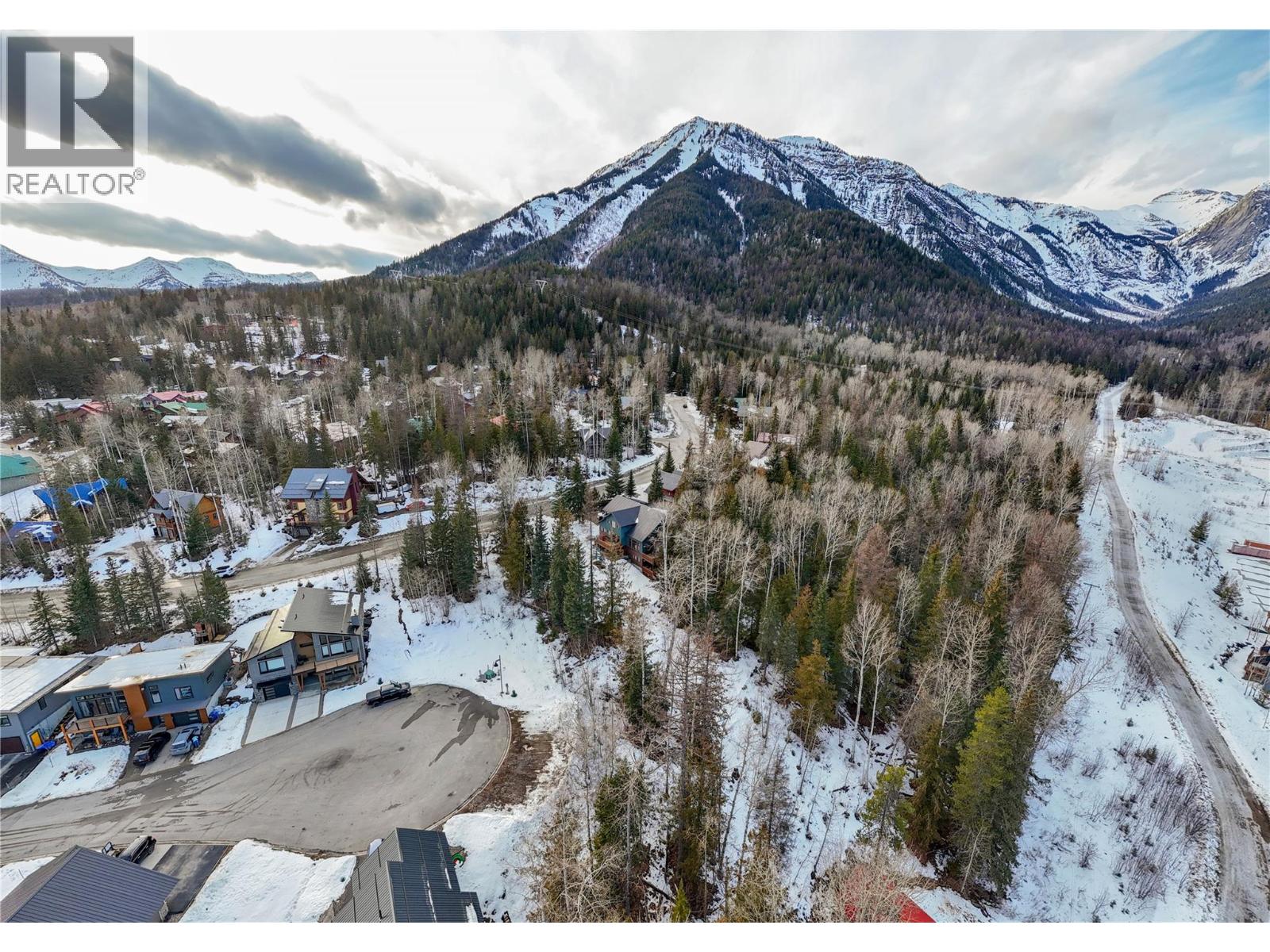 8 Alpine Trail Place, Fernie, British Columbia  V0B 1M5 - Photo 9 - 10375065