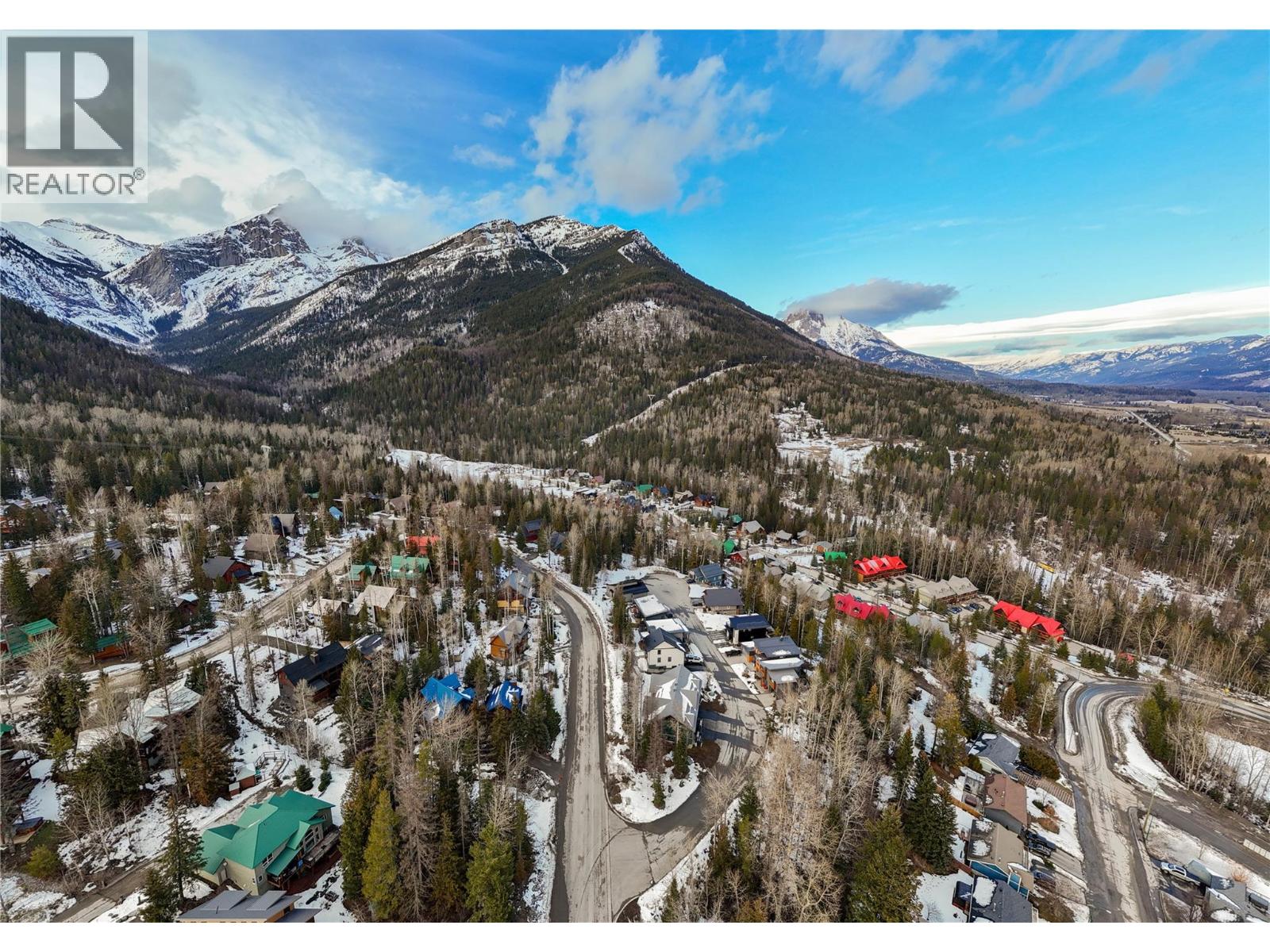 8 Alpine Trail Place, Fernie, British Columbia  V0B 1M5 - Photo 16 - 10375065