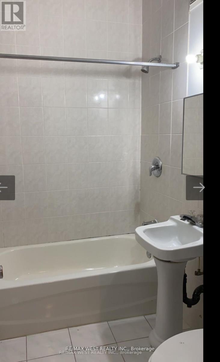 A - 730 Logan Avenue, Toronto, Ontario  M4K 3C6 - Photo 5 - E12767340