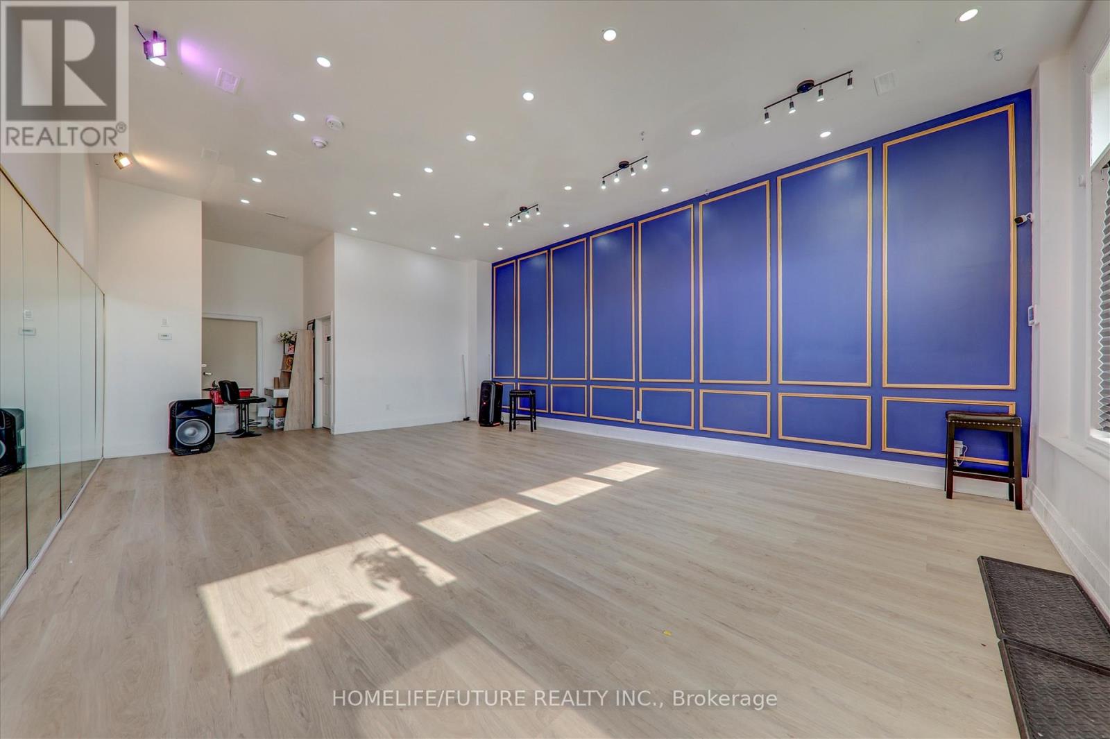 1130 Baltic Lane, Pickering, Ontario  L1X 0G9 - Photo 3 - E12767512