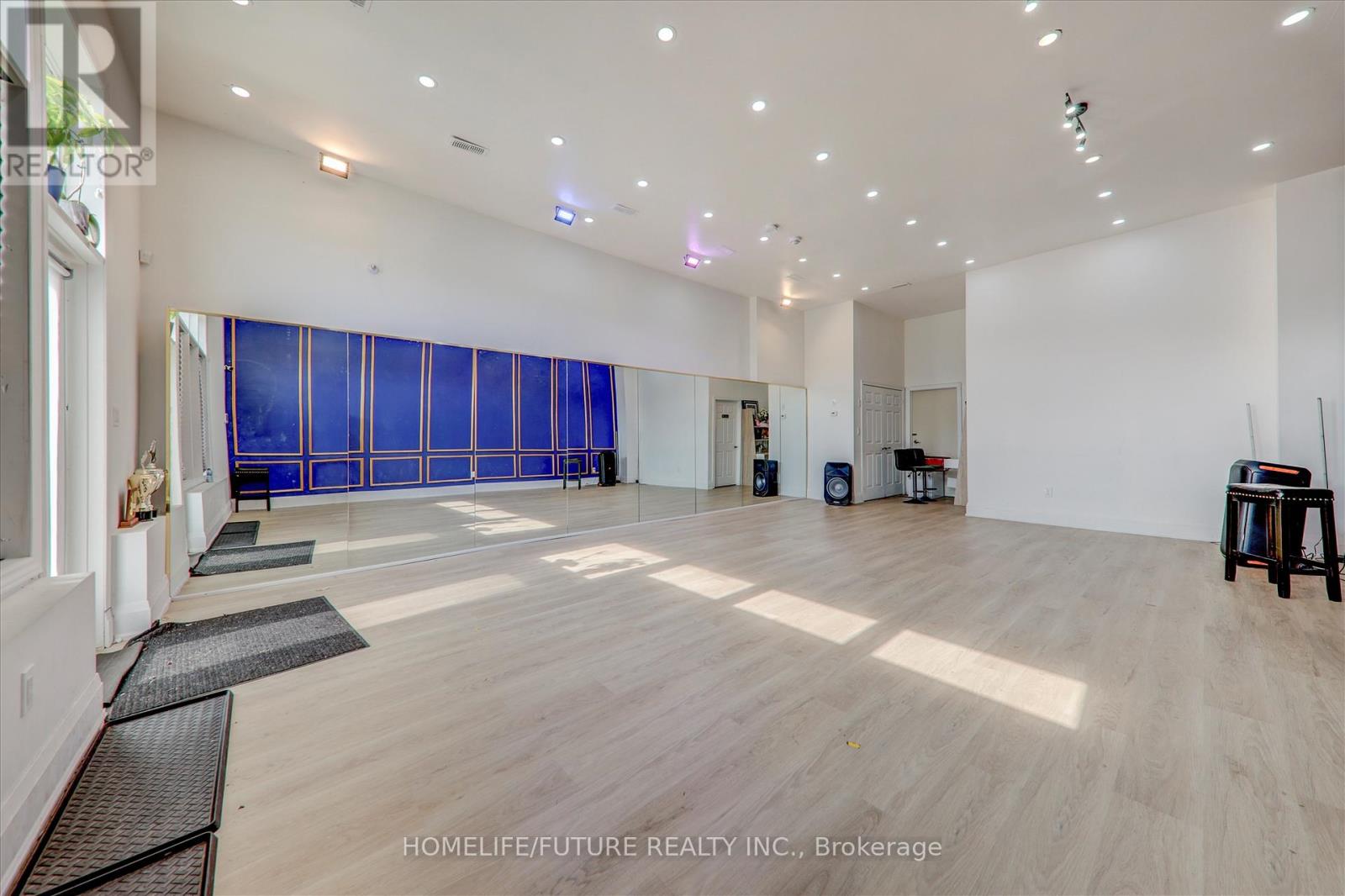 1130 Baltic Lane, Pickering, Ontario  L1X 0G9 - Photo 4 - E12767512