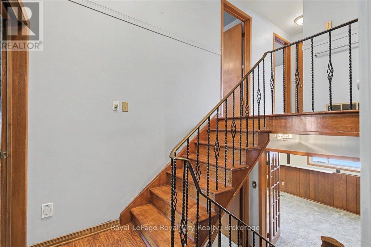 15 Inverness Drive, Guelph (Riverside Park), Ontario  N1E 3L7 - Photo 12 - X12747460