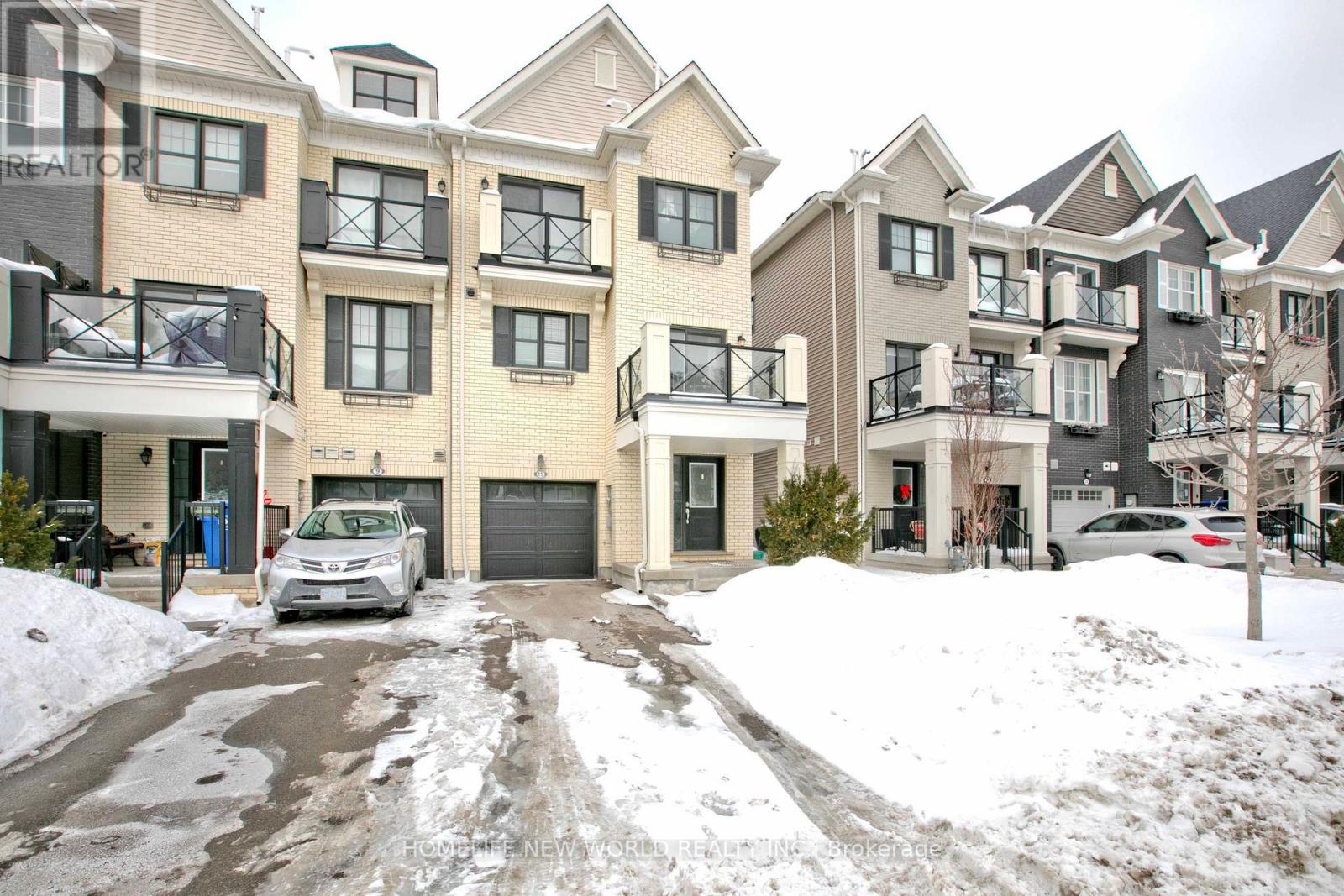 15 Wimshaw Lane, Whitchurch-Stouffville, Ontario  L4A 1Y2 - Photo 2 - N12767334