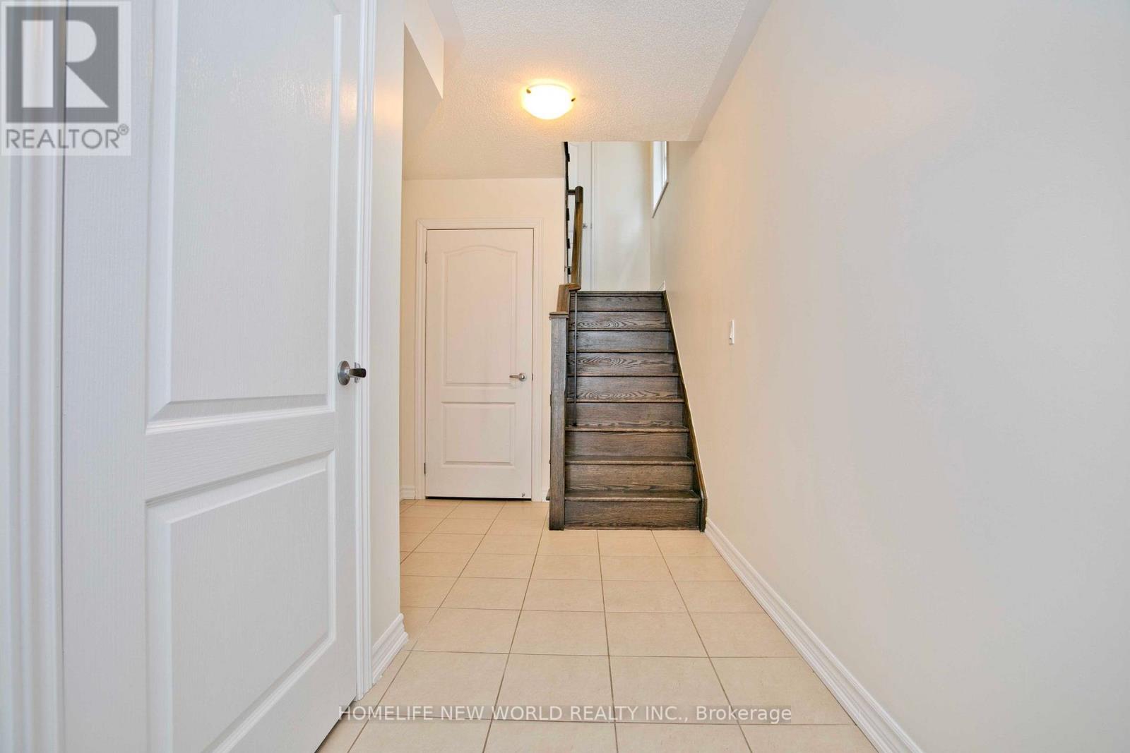 15 Wimshaw Lane, Whitchurch-Stouffville, Ontario  L4A 1Y2 - Photo 3 - N12767334