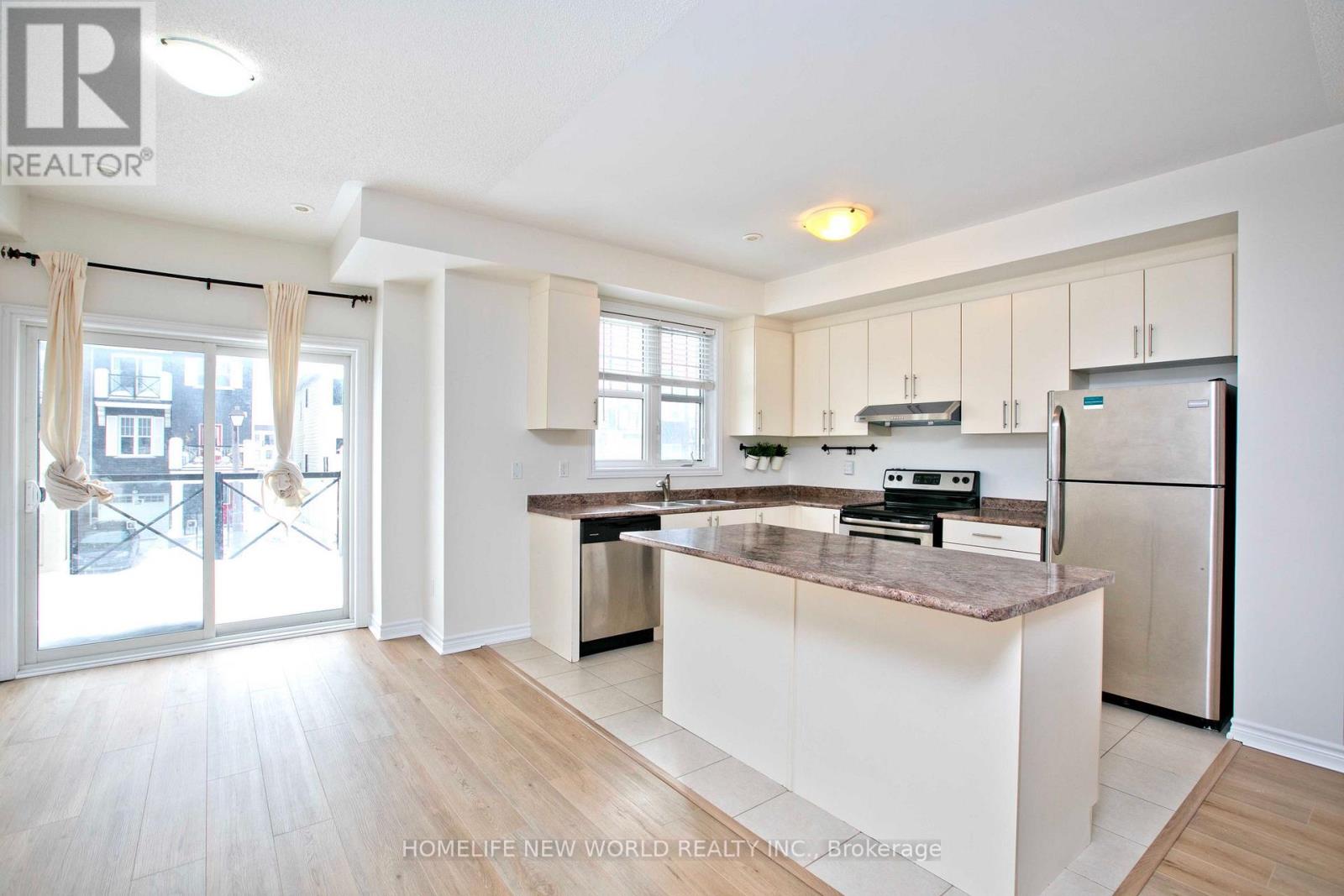 15 Wimshaw Lane, Whitchurch-Stouffville, Ontario  L4A 1Y2 - Photo 4 - N12767334