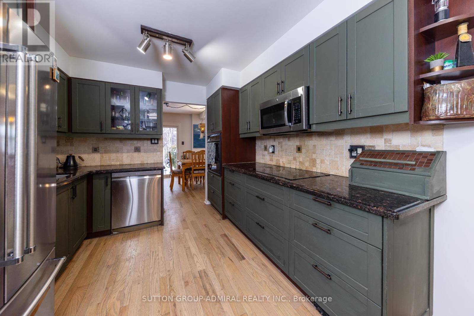 15 Miles Court, Richmond Hill, Ontario  L4C 5P7 - Photo 11 - N12767364