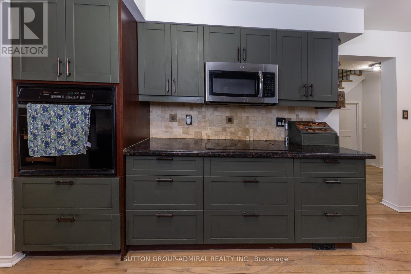 15 Miles Court, Richmond Hill, Ontario  L4C 5P7 - Photo 12 - N12767364